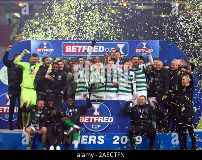 Hampden Park, Glasgow, UK. 8th Dec, 2019. Scottish League Cup Final Football, Celtic versus Rangers; Celtic lift the trophy - Editorial Use Credit: Action Plus Sports/Alamy Live News Stock Photo