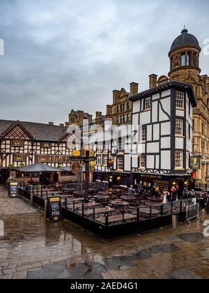 Shambles Square in Manchester, England, created in 1999 around the rebuilt Old Wellington Inn and Sinclair's Oyster Bar next to The Mitre Hotel. Stock Photo