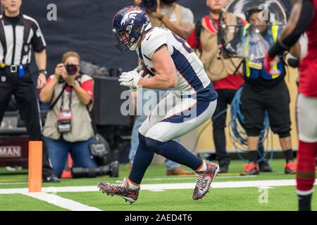 Broncos tight end Jeff Heuerman hosting camp at Barron Collier