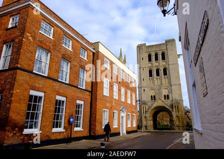 The four-storey Norman Tower Gatehouse at Bury St Edmunds Abbey which dates from 1120 to 1148, Suffolk, England, Stock Photo