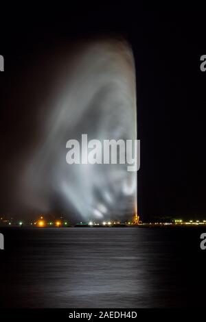 Night view of the King Fahd's Fountain, the world's tallest fountain, seen from the South Corniche, Jeddah, Saudi Arabia Stock Photo