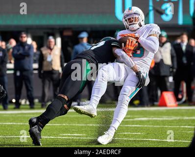 Miami Dolphins wide receiver Kenny Stills (10) does drills during NFL  football practice, Tuesday, May 21, 2019, in Davie, Fla. (AP Photo/Lynne  Sladky Stock Photo - Alamy