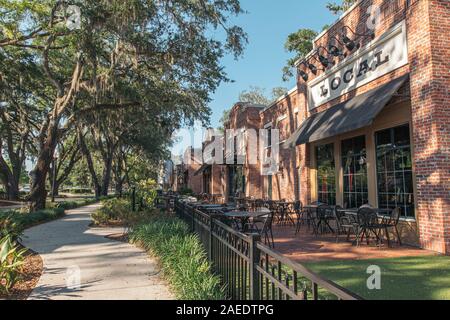 WINTER GARDEN, FLORIDA: MAY 29, 2019 - Plant Street Market a brick building featuring local organic food vendors, craft beer, and outside seating. Stock Photo