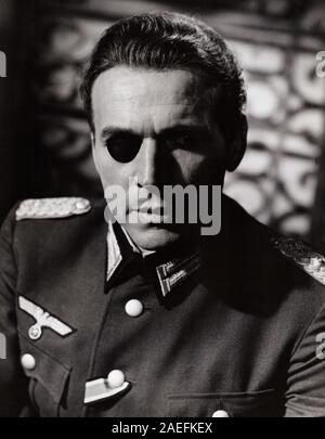 Wolfgang Preiss, deutscher Schauspieler und Synchronsprecher, im Spielfilm 'Der 20. Juli', Deutschland 1955. German actor and dubbing actor Wolfgang Preiss in the movie 'Der 20. Juli', Germany 1955. Stock Photo