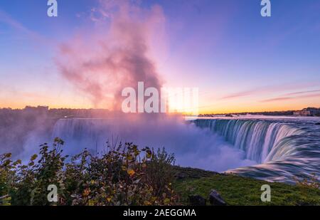 Niagara Falls is a group of three waterfalls at the southern end of Niagara Gorge, between the Canadian province of Ontario and the US state of New Yo Stock Photo