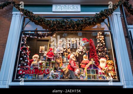 Elphicks department store in Farnham town centre - shop window Christmas display, Surrey, UK Stock Photo