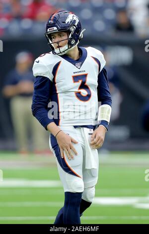 Houston, TX, USA. 8th Dec, 2019. Houston Texans quarterback Deshaun Watson  (4) plays the air guitar prior to an NFL football game between the Denver  Broncos and the Houston Texans at NRG