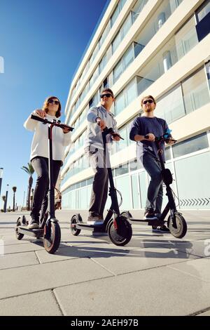 Ordinary life in the old district of Istanbul. two guys are riding along a  narrow street on one electric scooter. Turkey , Istanbul - 21.07.2020 Stock  Photo - Alamy