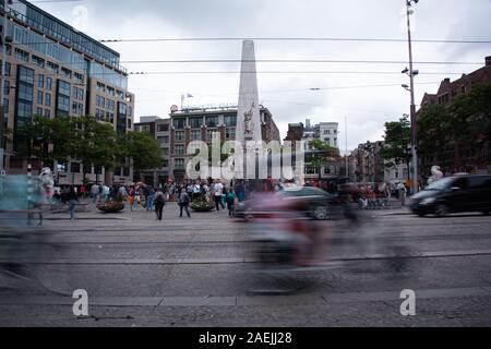 Amsterdam Holland 6 july 2019 long exposure photo of the amsterdam statue on the dam square with hotel krasnapolsy Stock Photo