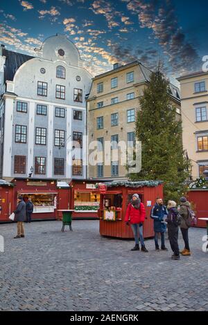 Christmas Market at Stortorget, Gamla Stan (Stockholm's old town), Stockholm, Sweden, Scandinavia Stock Photo