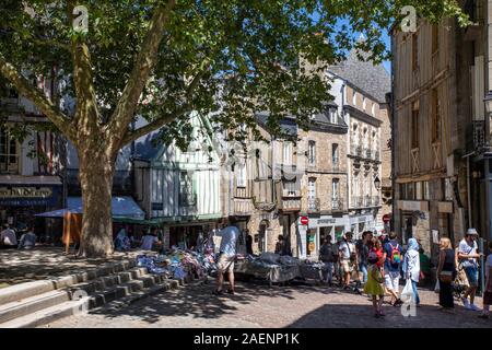 Vannes (Brittany, north-western France): 'place Brulee' square in the city centre Stock Photo
