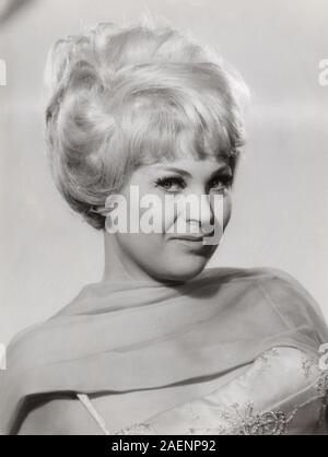 Margit Schramm, deutsche Opern-, Lied- und Operettensängerin / Sopran, Deutschand 1960er Jahre. German opera and operette singer Margit Schramm, Germany 1960s. Stock Photo