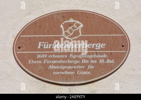 Stadt Wolframs-Eschenbach-Inotafel Fürstenherberge • Bayern, Deutschland Stock Photo