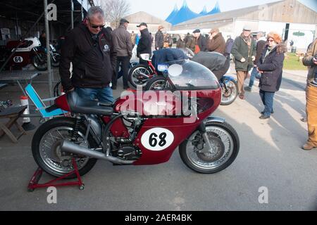 Goodwood GRRC members meeting chichester west sussex motor racing circuit historic vehicles sping Stock Photo