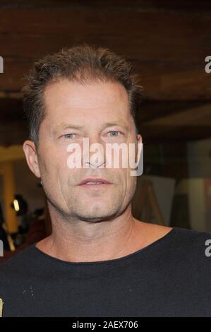 Going, Austria. 10th Dec, 2019. The actor Til Schweiger comes to the Charity Fight Night at the Wellness Hotel 'Stanglwirt' in Going near Kitzbühel. The proceeds will be donated to the 'Tribute to Bambi - Kleine Helden e.V. Stiftung'. Credit: Ursula Düren/dpa/Alamy Live News Stock Photo