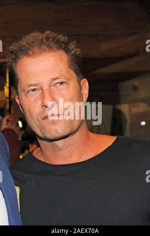 Going, Austria. 10th Dec, 2019. The actor Til Schweiger comes to the Charity Fight Night at the Wellness Hotel 'Stanglwirt' in Going near Kitzbühel. The proceeds will be donated to the 'Tribute to Bambi - Kleine Helden e.V. Stiftung'. Credit: Ursula Düren/dpa/Alamy Live News Stock Photo