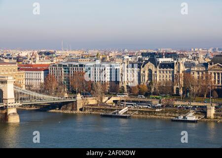 Overlooking the River Danube with the Chain Bridge and Four Seasons Hotel. Winter in Budapest, Hungary. December 2019 Stock Photo