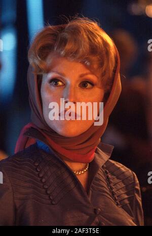 TODD HAYNES, JULIANNE MOORE, FAR FROM HEAVEN, 2002 Stock Photo - Alamy