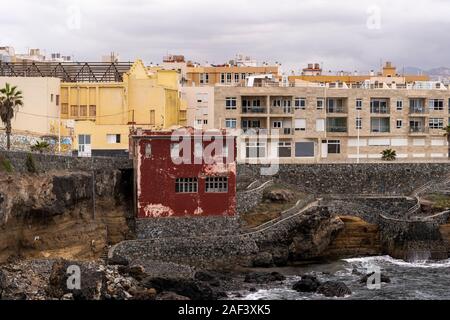 Las Palmas, Gran Canaria, Nov, 2019:  Views of the promenade of Playa de las Canteras beach,  Las Palmas de Gran Canaria November 2019 Stock Photo