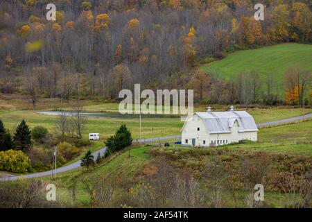 Handsome barn, sutumn in the Schoharie Valley of New York State, USA. Stock Photo