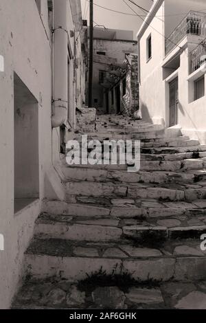 street-of-apeiranthos-village-naxos-island-cyclades-greek-islands