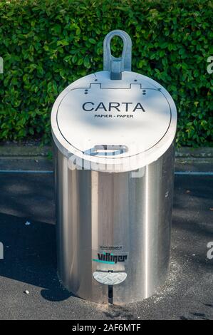 Grabarge can for recycling, Italy Stock Photo