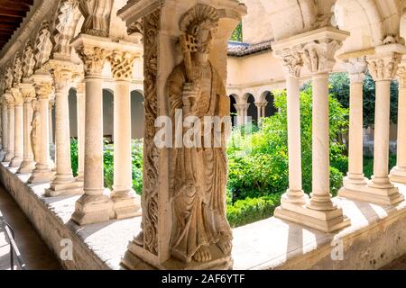 Statue of St. Peter in the cloister of Aix Cathedral / Cathédrale Saint-Sauveur, Aix-en-Provence, France, Europe Stock Photo
