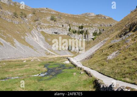 The footpath into Gordale Scar in the Yorkshire Dales National Park, England Stock Photo