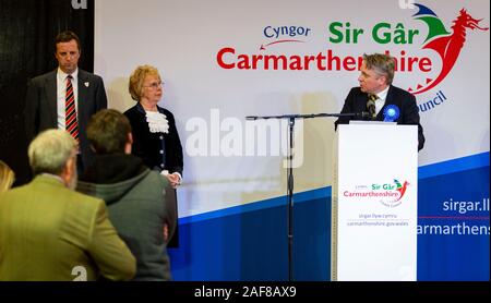 LLANELLI, WALES. 12 Dec 2019. Losing candidate Havard Hughes of the Tory Party criticising the tactics of Jonathan Edwards Plaid Cymru Party after Edwards won the Carmarthenshire East & Dinefwr seat. Held at the Selwyn Samuel Centre in Llanelli. Photo copyright Matthew Lofthouse - Freelance Photographer. Credit: Matthew Lofthouse/Alamy Live News Stock Photo