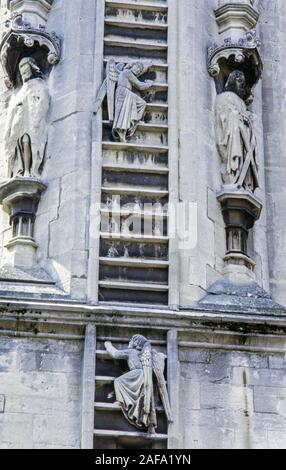 Bath Abbey angels climbing the Jacobs ladder stonework on the West face ...