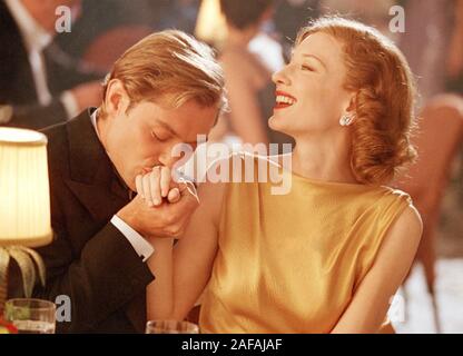 THE AVIATOR 2004 Warner Bros film with Cate Blanchett  and Leonardo DiCaprio Stock Photo