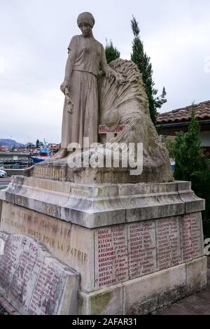 War Memorial, Saint-Jean de Luz, Pyrénées-Atlantiques, France Stock Photo