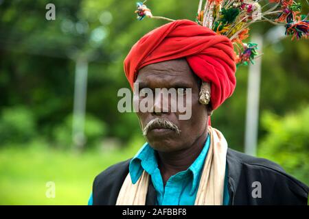 AMRAVATI, MAHARASHTRA, INDIA - AUGUST 9: Unidentified group of Korku tribe celebrating world tribal day by performing a dance on traditional music, Ko Stock Photo