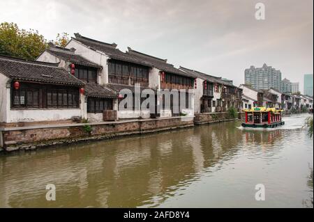Scenic canalside views Wuxi  old town, Jiangsu Province,China. Part of a network of waterways, connected by the Grand Canal - China. Stock Photo