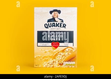 https://l450v.alamy.com/450v/2afe9dj/a-box-of-quaker-rolled-oats-shot-on-a-yellow-background-2afe9dj.jpg