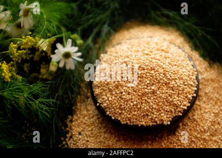 Quinoa, quinoa or quinoa, Chenopodium quinua. It is a seed, but it is  known and classified as an integral grain, grown mainly in the Andes  mountain Stock Photo - Alamy