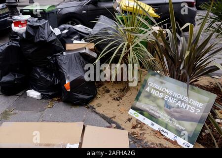 Waste on sidewalk - Paris - France Stock Photo