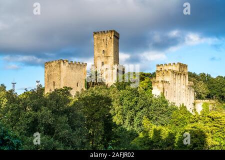 Kastell der Normannen Castello di Venere in Erice, Trapani, Sizilien, Italien, Europa  | the norman Venus Castle Castello di Venere, Erice, Trapani, S Stock Photo