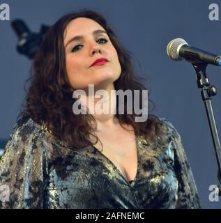 BATH, ENGLAND, UNITED KINGDOM - Jun 22, 2019: Folk group Broken Bones Matilda in performance at the Pub in the Park festival, Victoria Park, Bath, Eng Stock Photo