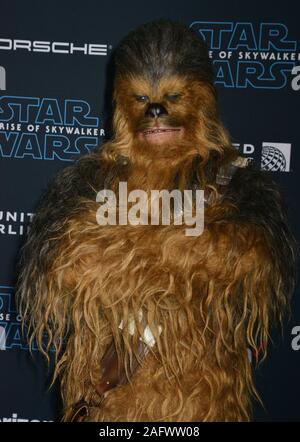 Los Angeles, USA. 17th Dec, 2019. Chewbacca 033 arrives at the premiere of Disney's 'Star Wars: The Rise Of The Skywalker' on December 16, 2019 in Hollywood, California Credit: Tsuni/USA/Alamy Live News Stock Photo