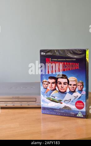 鍔 encuentro bruja Thunderbirds Complete Collection DVD Box Set, a Gerry Anderson Production  With DVD Player, UK Stock Photo - Alamy