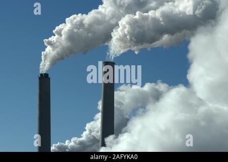 Air pollution from processing plant Stock Photo