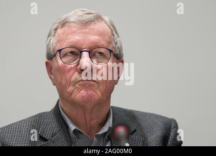 17 December 2019, Hessen, Frankfurt/Main: Wilhelm Schmidt, President of the Arbeiterwohlfahrt (Awo), comments on the audit of transactions at the Frankfurter Kreisverband. The Frankfurt Awo district association has been under criticism for weeks. The public prosecutor's office is investigating the suspicion of fraud and embezzlement with the city's funds. Photo: Frank Rumpenhorst/dpa Stock Photo