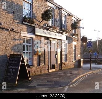 the pride of the peaks pub in new mills, high peak, derbyshire Stock ...