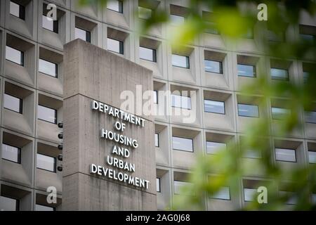 A general view of the Robert C. Weaver Federal Building, which serves as the headquarters for the Department of Housing and Urban Development, in Washington, D.C., as seen on September 9, 2019. (Graeme Sloan/Sipa USA) Stock Photo