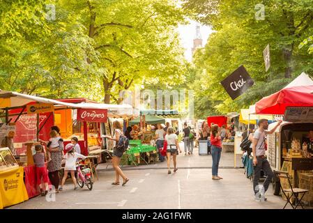 Weekly farmers market in Kollwitzplatz in the Prenzlauer Berg district, Berlin, Germany Stock Photo