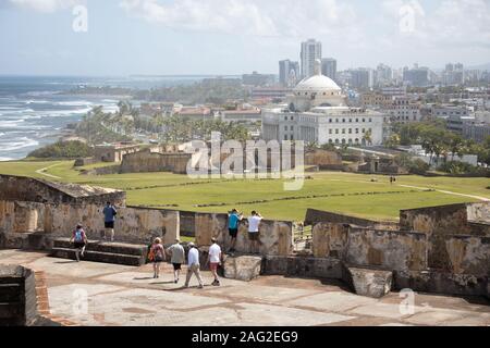 Tourists on the walls o,f San Cristobal Castle, El Capitolio, San Juan, Puerto Rico Stock Photo