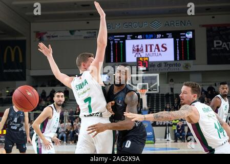 Trento, Italy. 17th Dec, 2019. rashard kelly (0) dolomiti energia trentinoduring Dolomiti Energia Trento vs Unicaja Malaga, Basketball EuroCup Championship in Trento, Italy, December 17 2019 - LPS/Roberto Tommasini Credit: Roberto Tommasini/LPS/ZUMA Wire/Alamy Live News Stock Photo