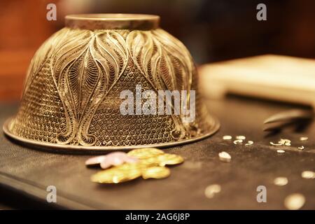 191218 -- BEIJING, Dec. 18, 2019 -- Dong Ruijing engraves Chinese ...