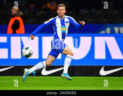 14 December 2019, Berlin: Soccer: Bundesliga, Hertha BSC - SC Freiburg, 15th matchday in the Olympic Stadium. Maximilian Mittelstädt of Hertha. Photo: Soeren Stache/dpa-Zentralbild/dpa - IMPORTANT NOTE: In accordance with the requirements of the DFL Deutsche Fußball Liga or the DFB Deutscher Fußball-Bund, it is prohibited to use or have used photographs taken in the stadium and/or the match in the form of sequence images and/or video-like photo sequences. Stock Photo